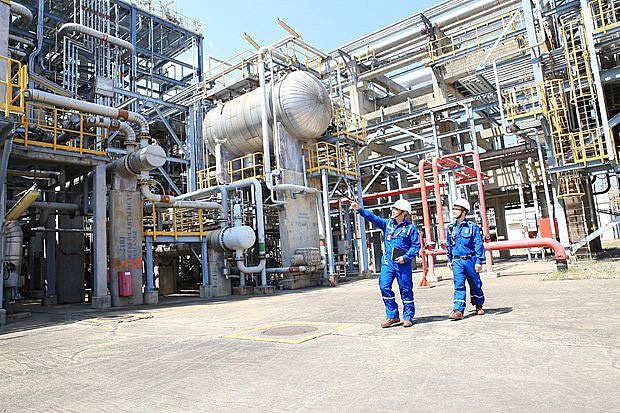 Nhà máy Lọc dầu Dung Quất là đơn vị chiếm tỷ trọng lớn trong tổng thu nộp ngân sách của tỉnh Quảng Ngãi.
