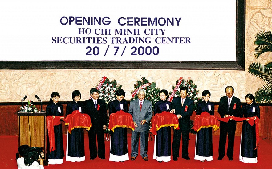 Lễ khai trương Trung tâm Giao dịch chứng khoán TP. Hồ Chí Minh (ngày 20/7/2000).