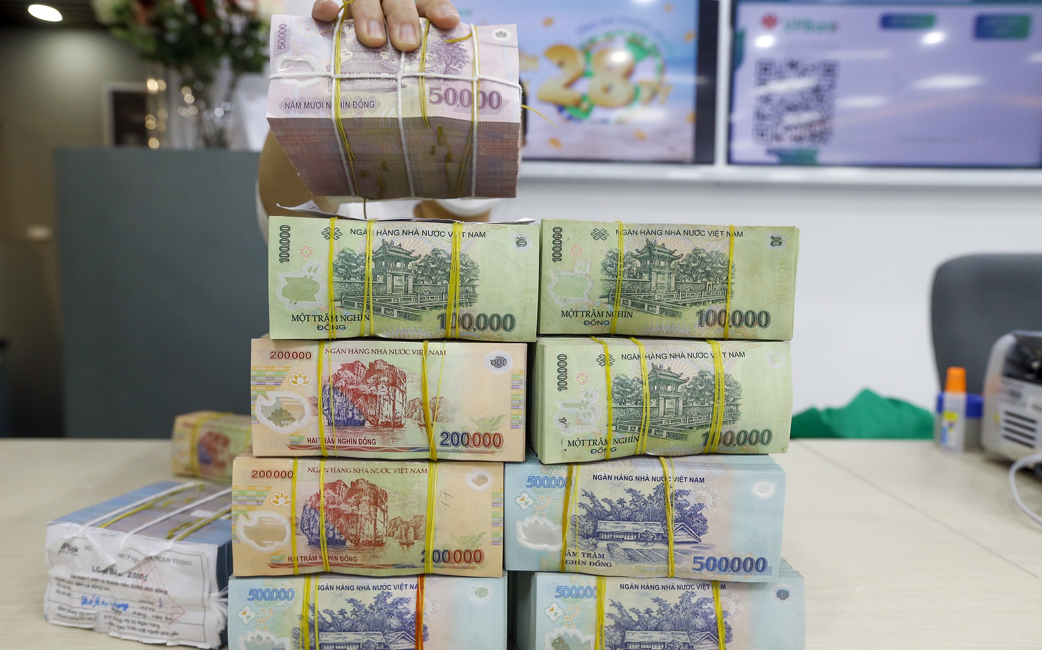 Cho vay trung, dài hạn mở thêm dư địa 1 triệu tỷ đồng, lợi thế thuộc về ngân hàng nào?