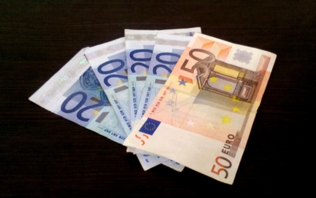 dong euro van la tien giay khong chay theo xu huong polyme
