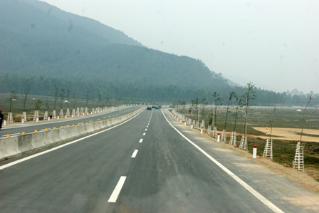 Thông xe dự án BOT đầu tiên mở rộng Quốc lộ 1