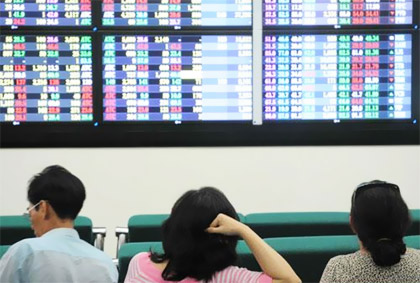 Chứng khoán 21/1: Không cưỡng nổi sức kéo của vốn ngoại