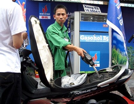 Thuế nhập khẩu xăng E5 đang được đề nghị tăng từ 5% lên 35%