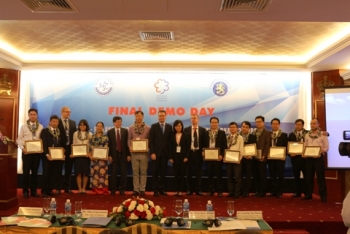 Trao chứng chỉ cho chuyên gia tư vấn đổi mới sáng tạo