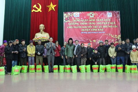 big c trao quà tết