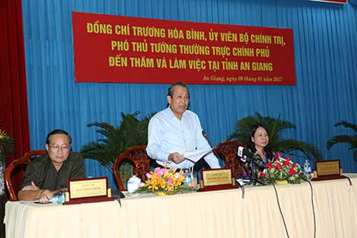 Phó Thủ tướng Thường trực thị sát công tác chống buôn lậu tại An Giang