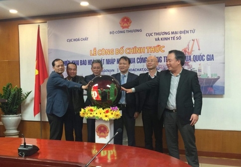 khai bao hoa chat nhap khau thuc hien mot cua