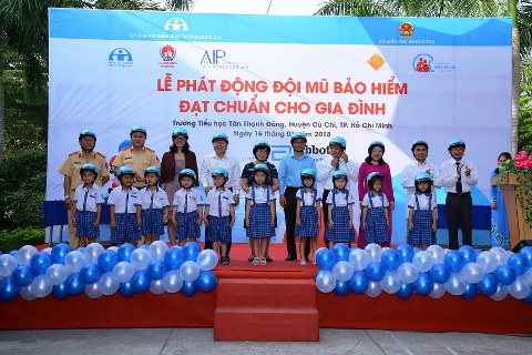 Phát động đội mũ bảo hiểm cho học sinh và giáo viên