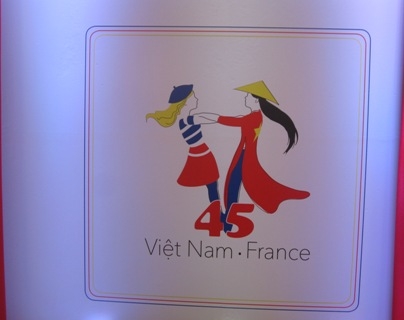 khoi dong ky niem 45 nam quan he ngoai giao viet nam phap