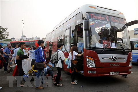 ‘Cháy vé’ xe Tết đi khu vực miền Trung và Tây Nguyên