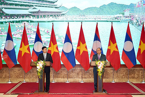 họp báo