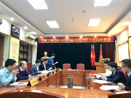 Bảo vệ xuất sắc đề tài “Xây dựng thị trường vốn cho doanh nghiệp khởi nghiệp tại Việt Nam”