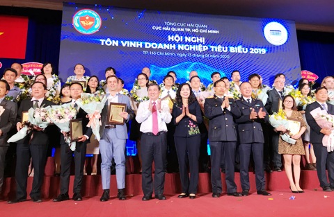 Hải quan TP. Hồ Chí Minh tôn vinh 200 doanh nghiệp tiêu biểu