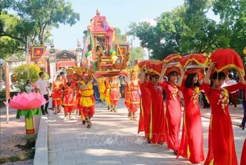 18 vạn túi lương phát tại Lễ hội phát lương Đức Thánh Trần năm 2020