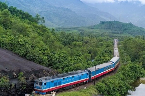Đường sắt nối thêm toa, tăng tàu địa phương phục vụ cao điểm tết