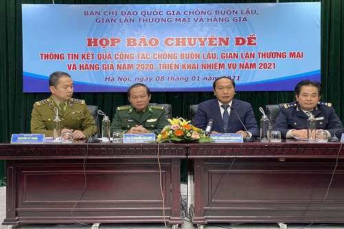 Đang xác minh, làm rõ 92 xe hàng lậu từ Trung Quốc qua tỉnh Lào Cai