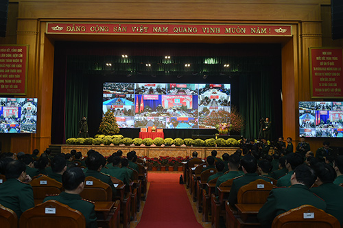 Qua cầu truyền hình trực tuyến, Thủ tướng nói chuyện và chúc tết cán bộ