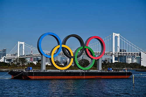 Biểu tượng của thế vận hội Olympic tại Tokyo, Nhật Bản, ngày 1/12/2020.