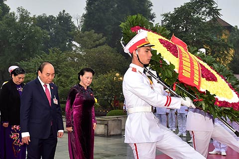 viếng Chủ tịch Hồ Chí Minh