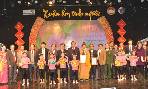 hon 13000 suat qua tang nguoi ngheo hai duong don tet