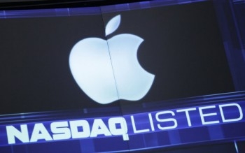 Apple lại làm lên lịch sử khi trở thành công ty đầu tiên của Mỹ có giá trị 700 tỷ USD