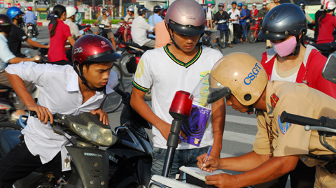 Tạm thu hơn 15 tỷ đồng từ phạt vi phạm giao thông trong dịp Tết