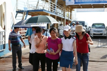 Quảng Ninh: Trên 310.000 lượt du khách đến tham quan dịp Tết Nguyên đán