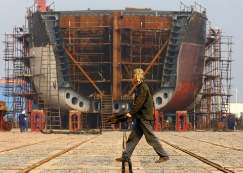 Ngành vận tải biển, đóng tàu khốn đốn do kinh tế Trung Quốc giảm tốc