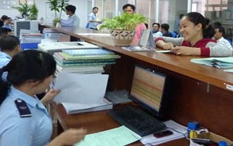 hai quan binh duong khong de cham thong quan hang hoa trong dip tet