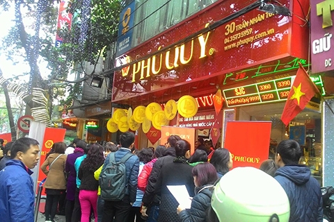 Phố vàng Hà Nội nhộn nhịp trong Ngày Vía Thần Tài