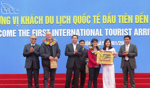 khách quốc tế đến hà nội