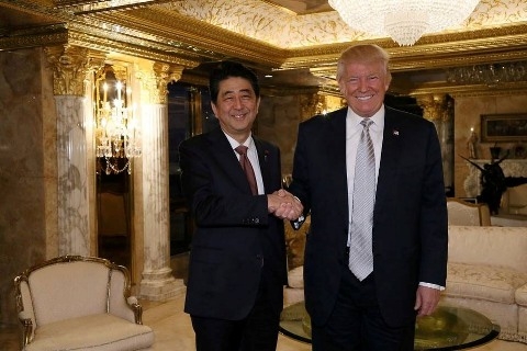 thu tuong abe len ke hoach gay an tuong voi donald trump