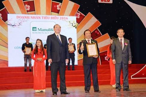 Manulife nhận giải thưởng Doanh nhân doanh nghiệp tiêu biểu 2016