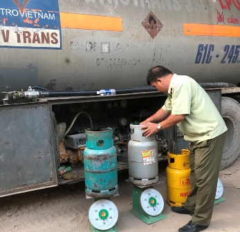 Bình Dương: Xử lý vụ sang chiết gas trái phép