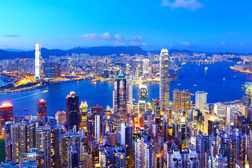 Tự do kinh tế Hồng Kông: Kể từ khi thành lập thành phố đặc biệt Hồng Kông, tự do kinh tế đã được xem là chìa khóa cho sự phát triển của đất nước này. Với những đổi mới trong chính sách kinh tế, hiện nay Hồng Kông đã trở thành một trong những khu vực thương mại tự do và thị trường tài chính đáng tin cậy trên toàn thế giới. Điều này phản ánh sự tin tưởng của các nhà đầu tư trong việc đầu tư vào kinh tế Hồng Kông.