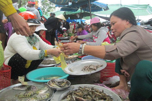 Độc đáo những phiên chợ quê chỉ họp trong ngày Tết