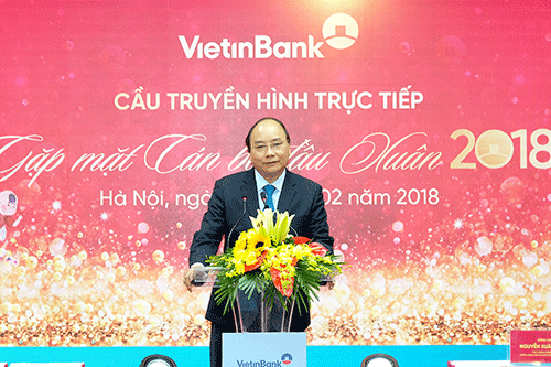 Thủ tướng thăm các ngân hàng đầu Xuân 2018