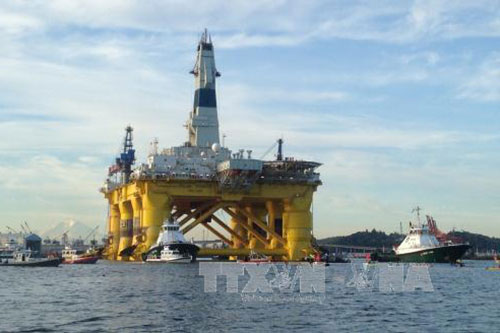 Giàn khoan dầu của Tập đoàn Shell ở Seattle, Washington (Mỹ).