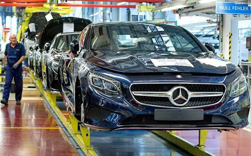 Doanh số bán xe trong tháng 1 của Mercedes-Benz sụt giảm