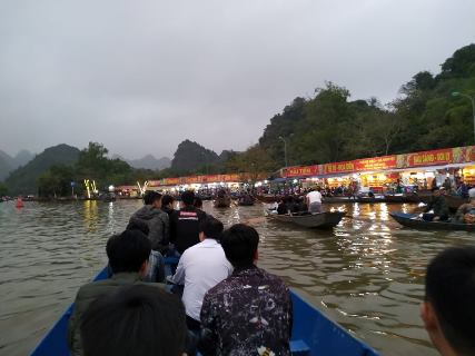 Tour du lịch tâm linh hút khách sau Tết Nguyên đán