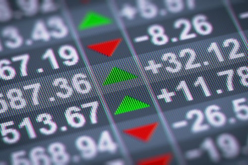 Đảo chiều thành công, VN-Index nỗ lực cầm cự