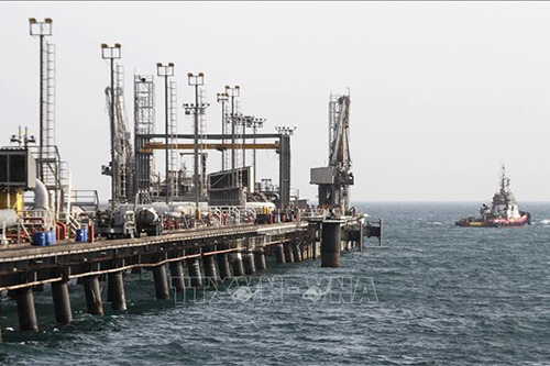 Một cơ sở khai thác dầu của Iran ở đảo Khark.