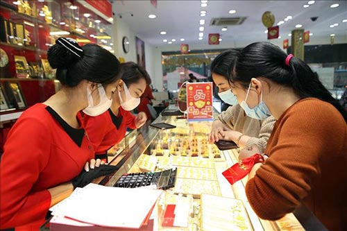 Giá vàng trong nước sáng 5/2 giảm 100.000 đồng/lượng