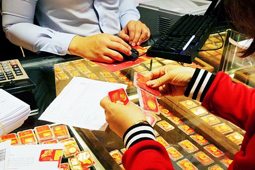 Giá vàng SJC tại thị trường Hà Nội tăng 50.000 đồng/lượng