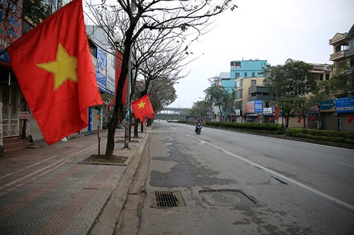 Các tuyến phố lớn như Nguyễn Văn Cừ, Đại Cồ Việt, Bà Triệu, Phố Huế