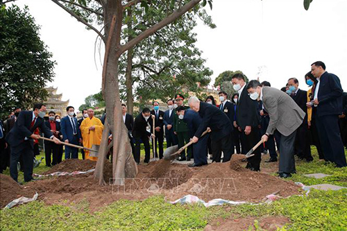 Tổng Bí thư, Chủ tịch nước Nguyễn Phú Trọng trồng cây lưu niệm