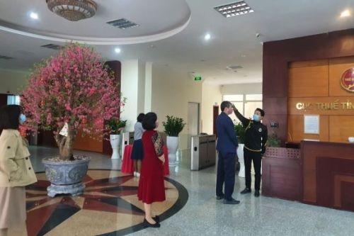 hai duong 50 cong chuc thue lam viec tai nha de phong dich