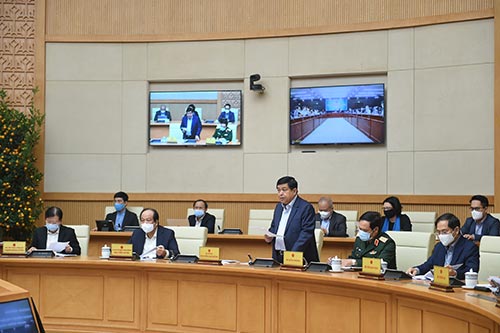 Bộ trưởng Bộ Kế hoạch và Đầu tư Nguyễn Chí Dũng trình bày báo cáo tóm tắt về đề án.