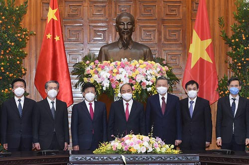 Thủ tướng Nguyễn Xuân Phúc và đồng chí Triệu Khắc Chí
