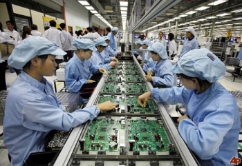 Sản lượng và số lượng đơn đặt hàng mới tăng nhanh trong tháng 2